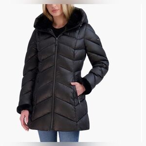 Laundry by Shelli Segal Satin Fitted Shape Puffer Jacket Chevron Quilt Detail/L